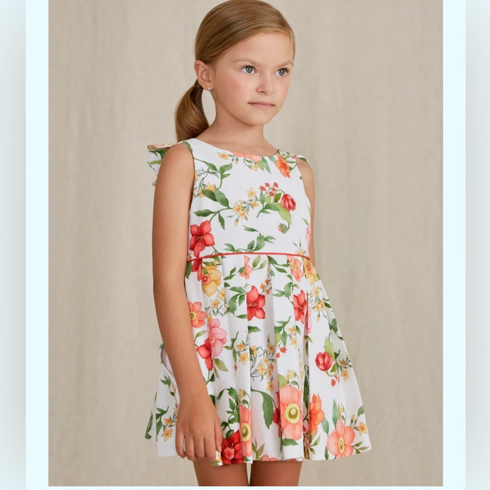 NWT- ABEL & LULA
RED FLORAL CREPE DRESS sz 7